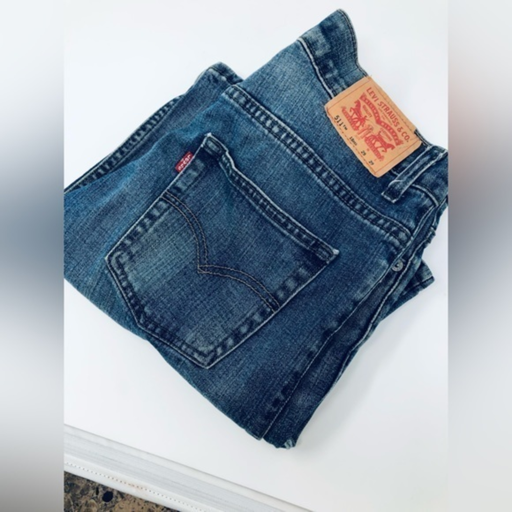 Levis 511  Jeans Mens Size 29x30 Slim‎ Fit. Stretch beautiful.  Medium wash
